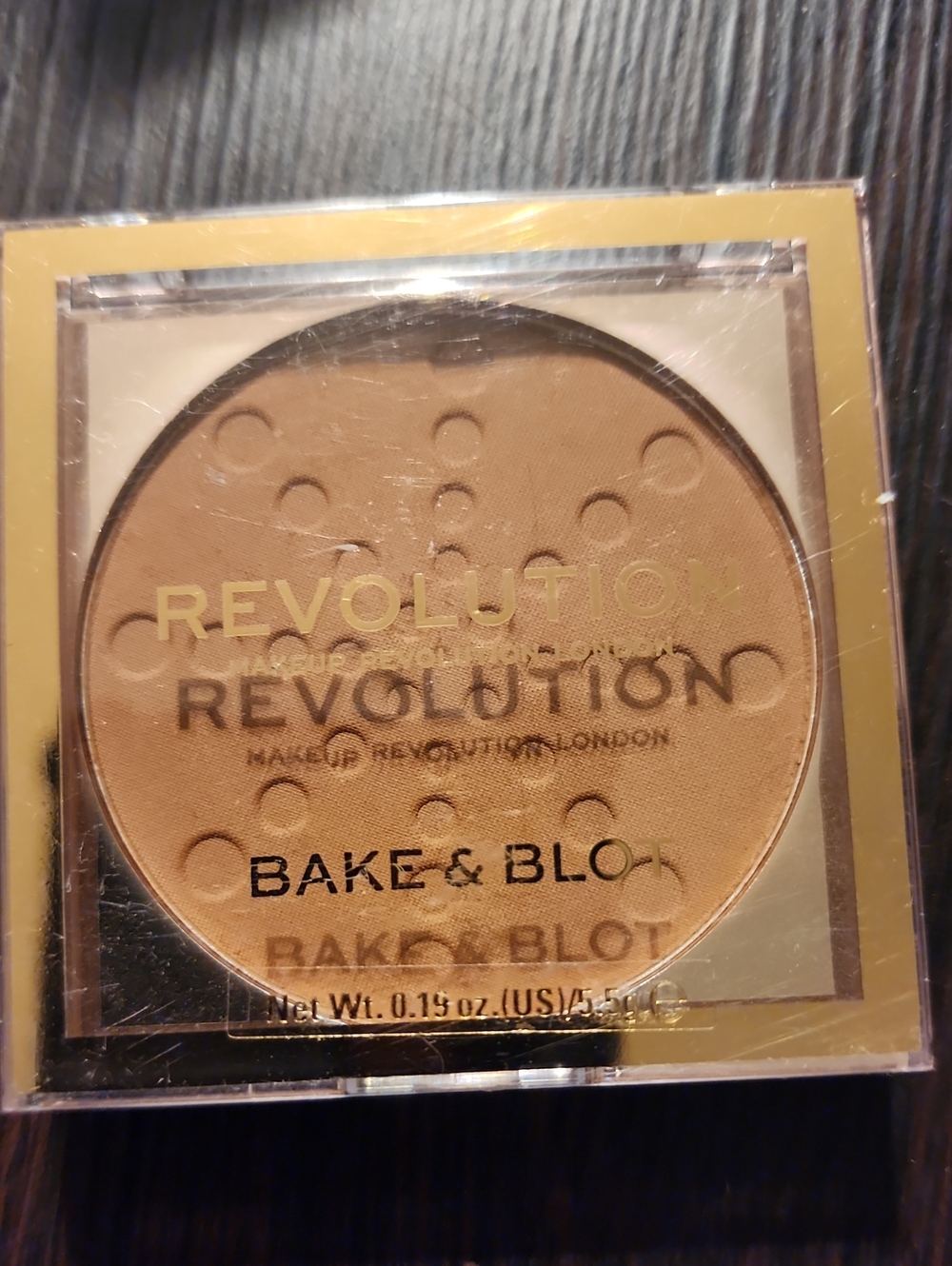 Revolution Bake & Blot Pressed Powder - Deep Dark